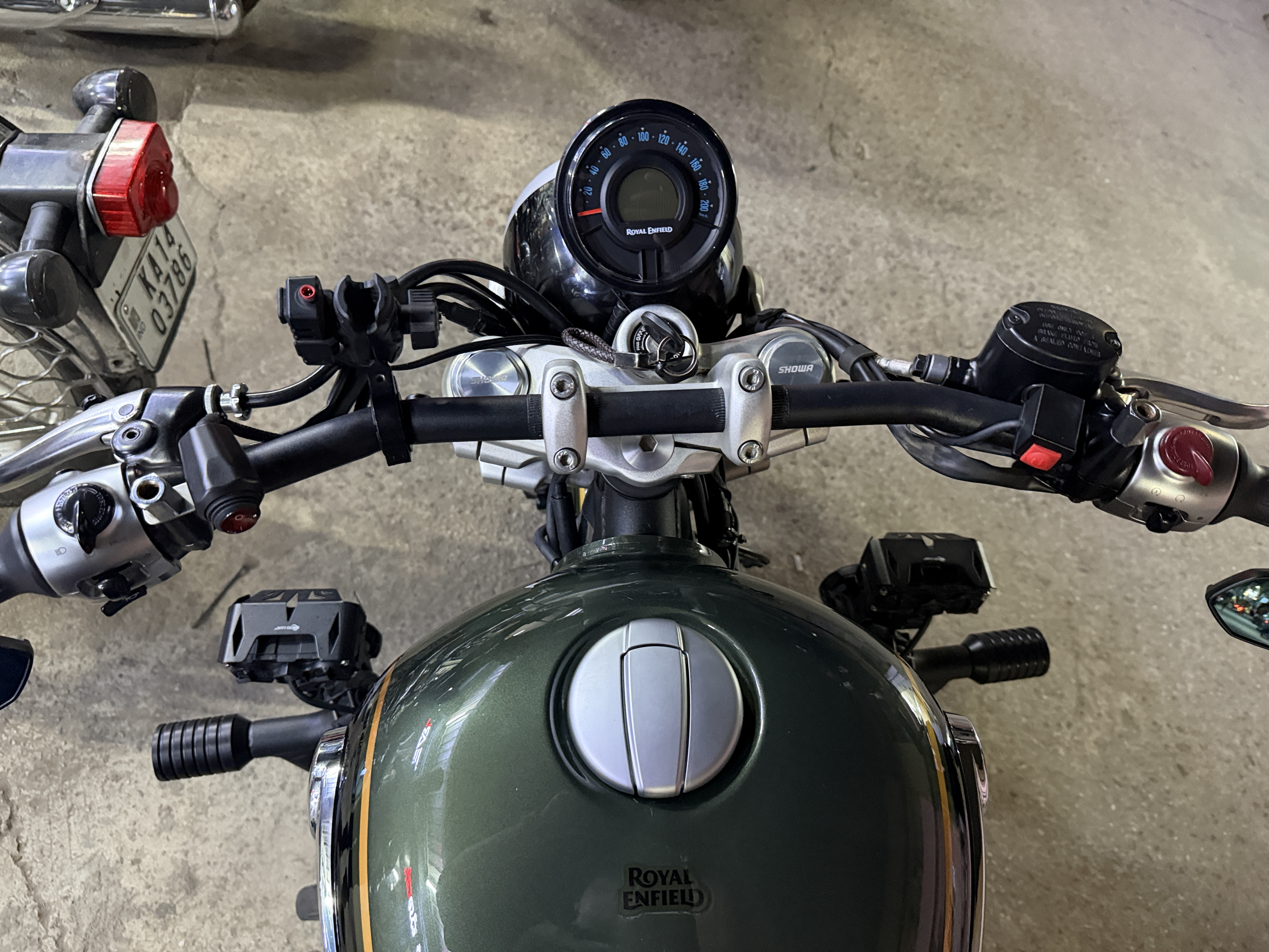 GUM Drag Handlebar SM650 – GearUp Mods Bangalore